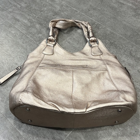 B. Makowsky Pebble Leather Medium Shoulder Bag With Zipper Pockets - Picture 9 of 13